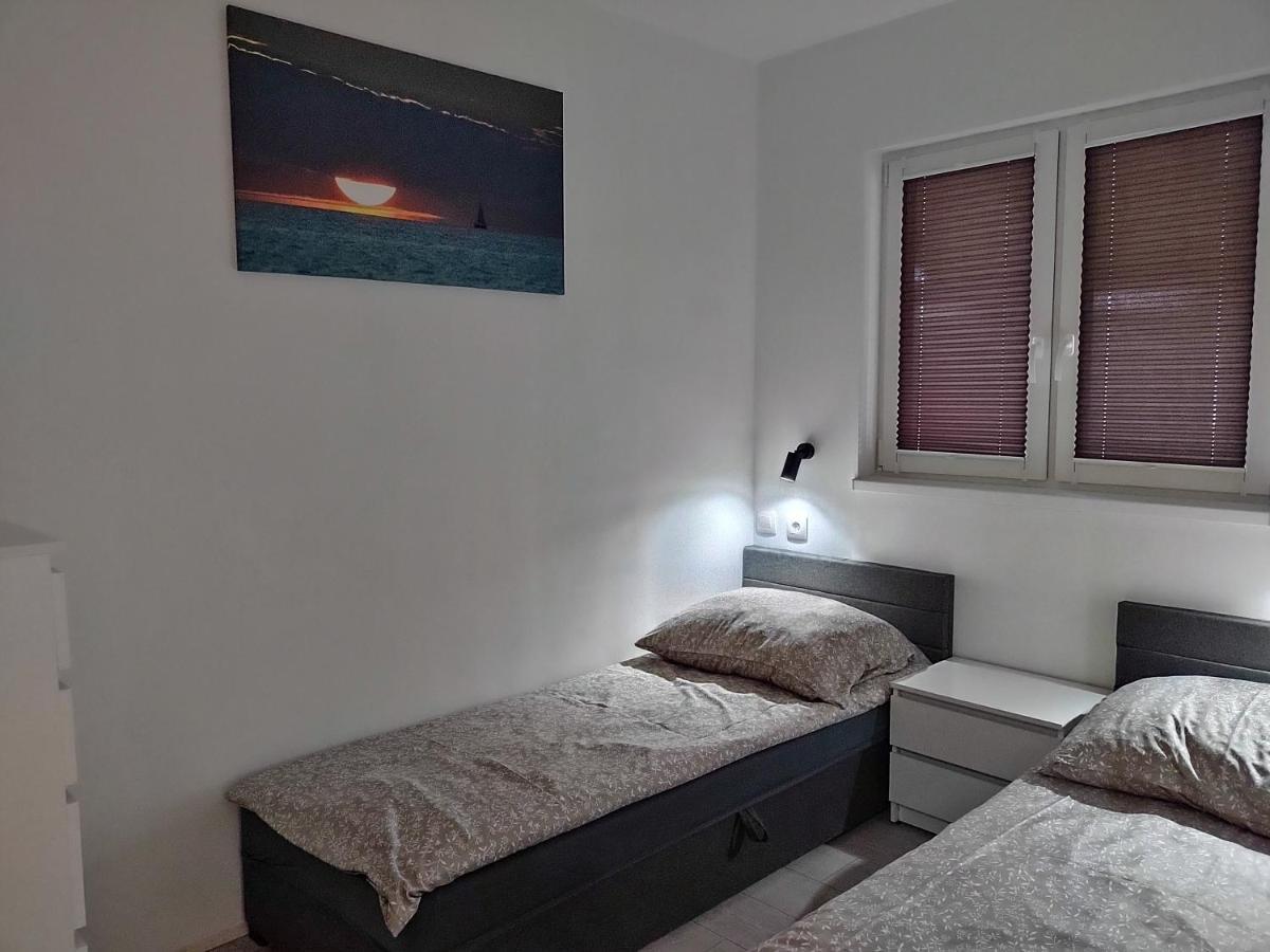 Domek Parterowy Apartamentowy Ostoja Ревал Екстериор снимка